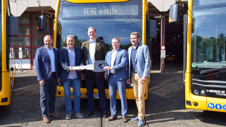 HEAG mobilo: Fünf neue Elektrobusse für Darmstadt