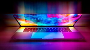 Laptop auf einem Schreibtisch als Symbol für digitales Arbeiten